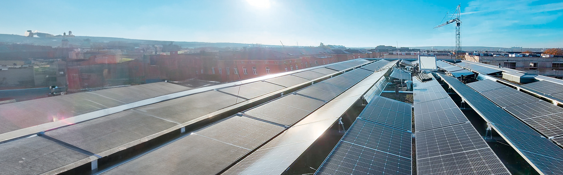 Solarpanels auf einem Gebäude